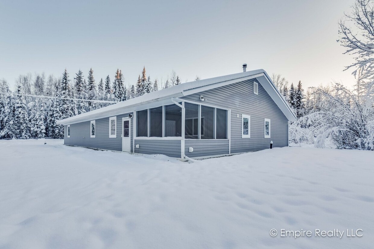Foto principal - Single Family Home in North Pole
