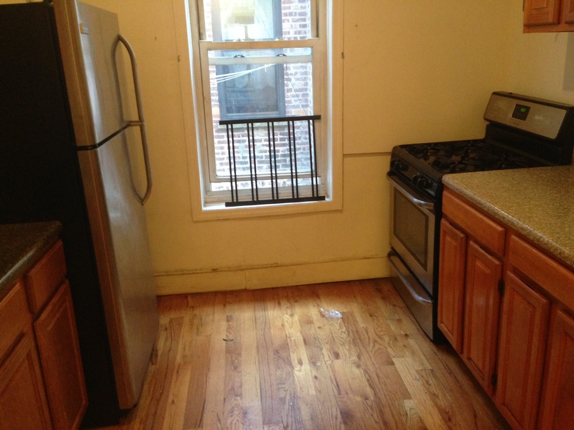 Primary Photo - 414 E 34th St