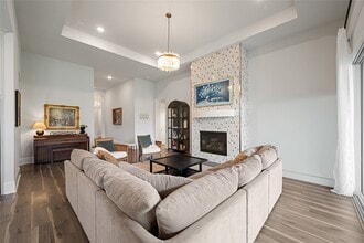 Building Photo - 622 Platinum Stone Ln