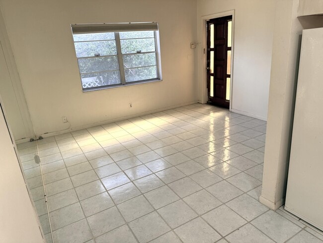 Building Photo - 4649 Bougainvilla Dr