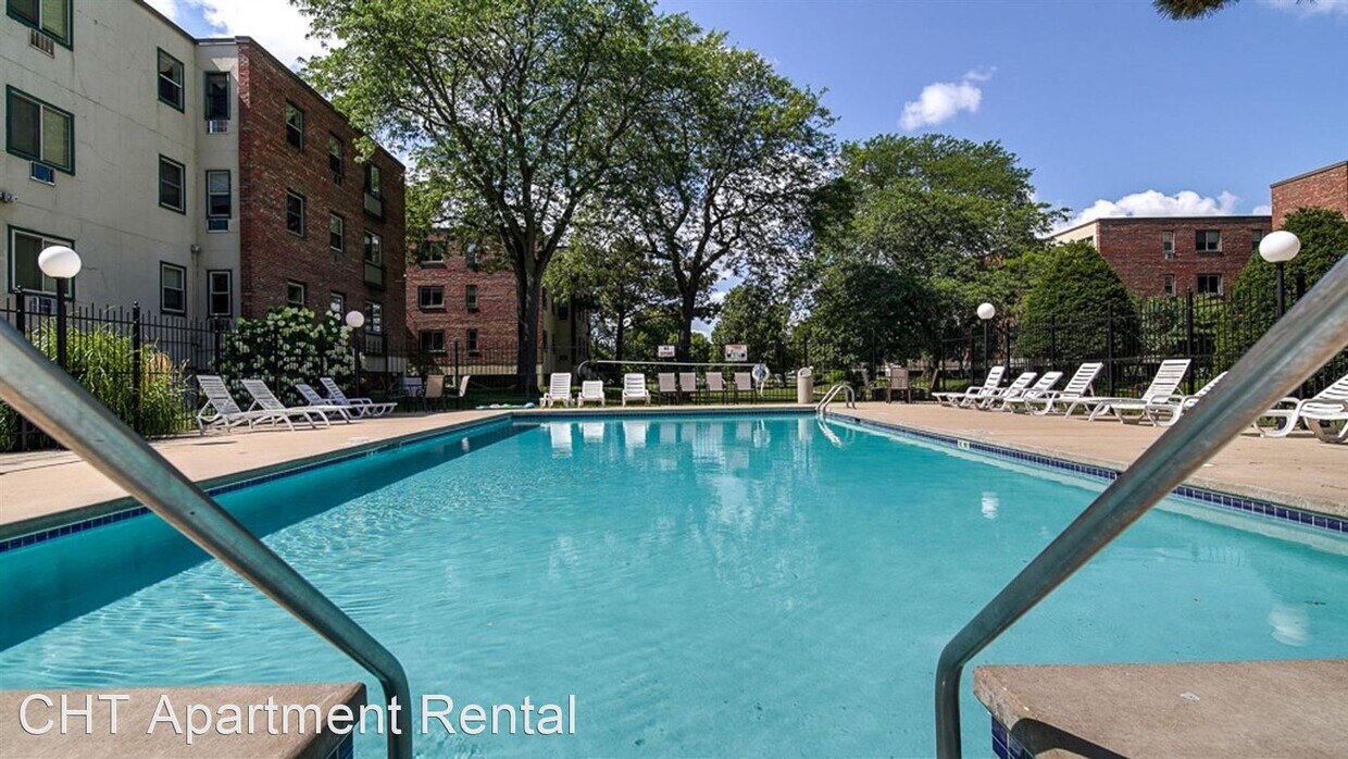 Primary Photo - 725 W Washington Ave