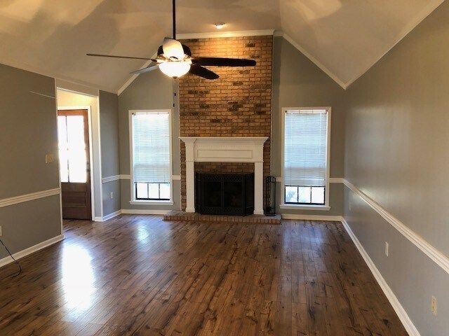 Building Photo - 3 Bed/2 Bath for Rent in Madison!