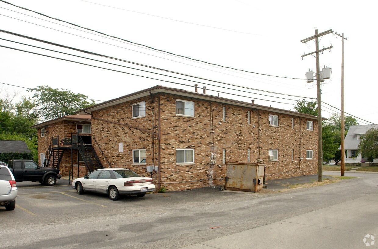 Building Photo - 1471 Kenny Rd