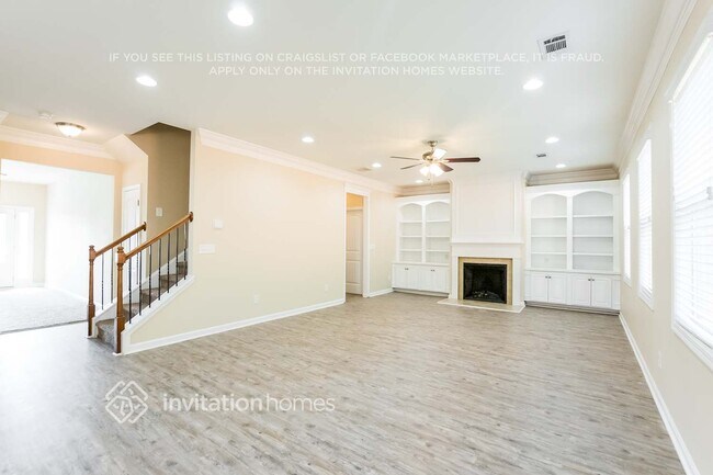 Foto del edificio - 642 Ivy Chase Loop
