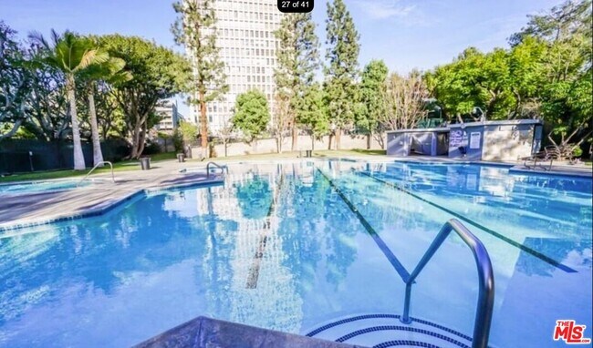 Foto del edificio - 800 W 1st St