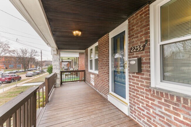 Building Photo - 2255 Yale Ave
