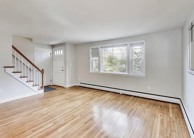 Building Photo - 215 Blue Hill Dr