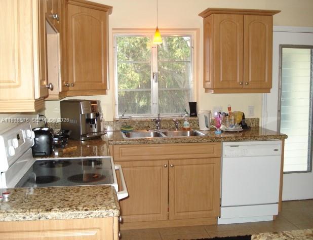 Foto del edificio - 509 Gerona Ave