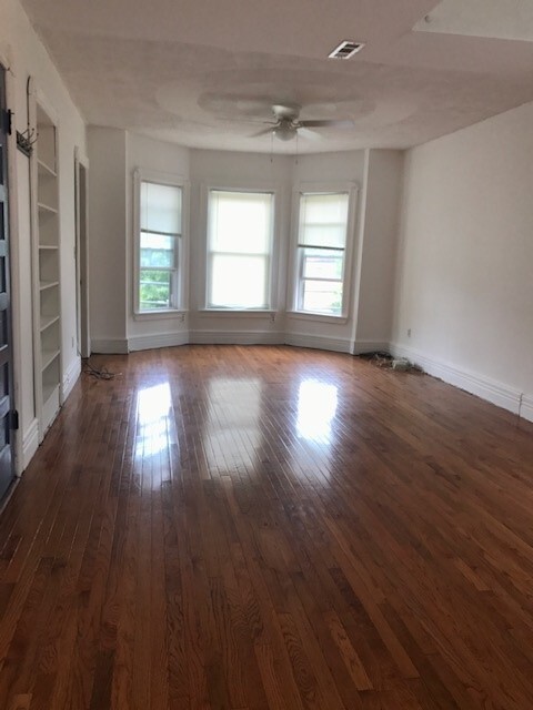 Living room - 1048 Wendell Ave