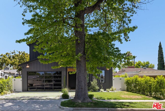 Foto del edificio - 5222 Ventura Canyon Ave