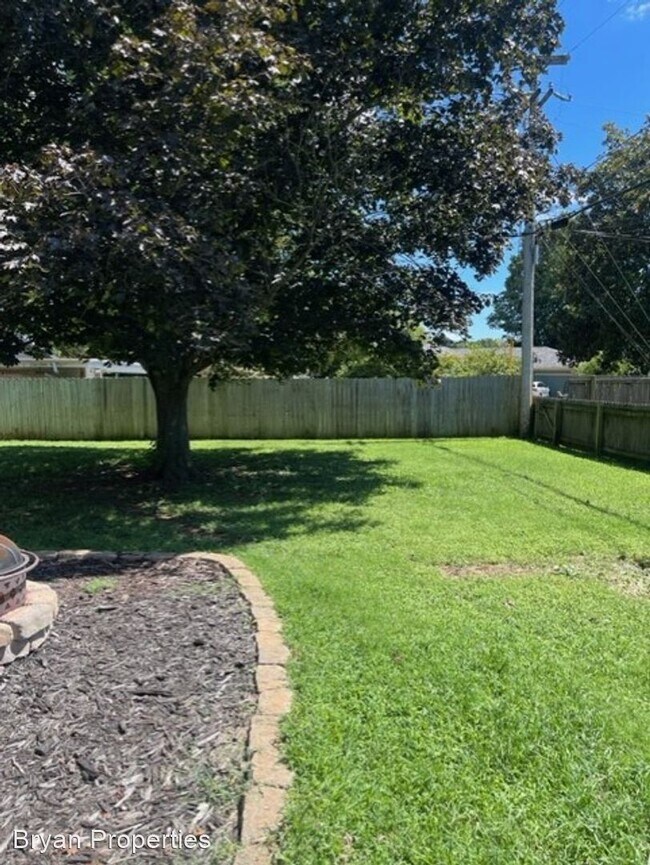 Building Photo - 3 br, 2 bath House - 2158 E. Claiborne