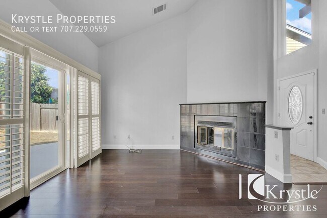 Foto del edificio - Beautiful duplex with huge backyard