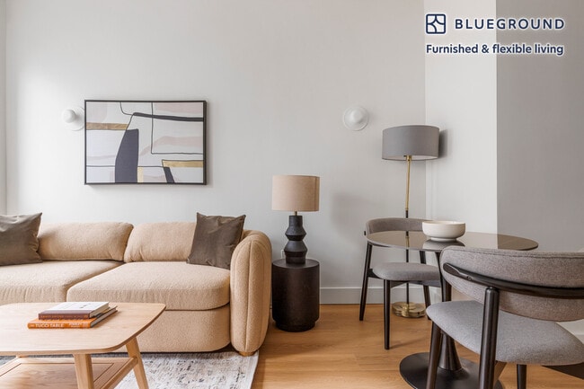 Building Photo - 130 Hope St