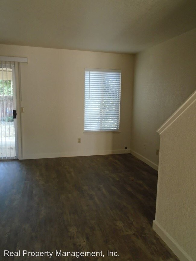 Foto del edificio - 557 Kenbrook Ct