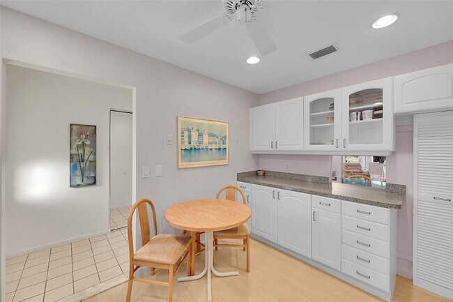 Photo - 724 Nantucket Cir Apartment