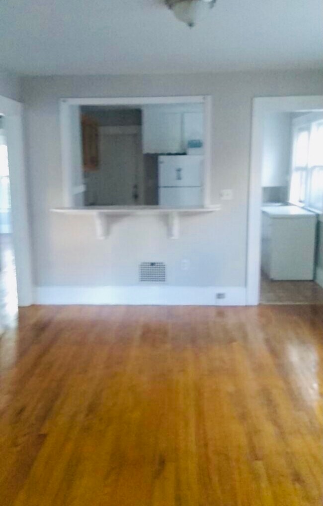 Foto del edificio - 126 Kenmore Ave