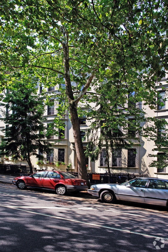 Building Photo - 462  3rd Street