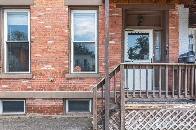 Building Photo - 40 2nd Ave