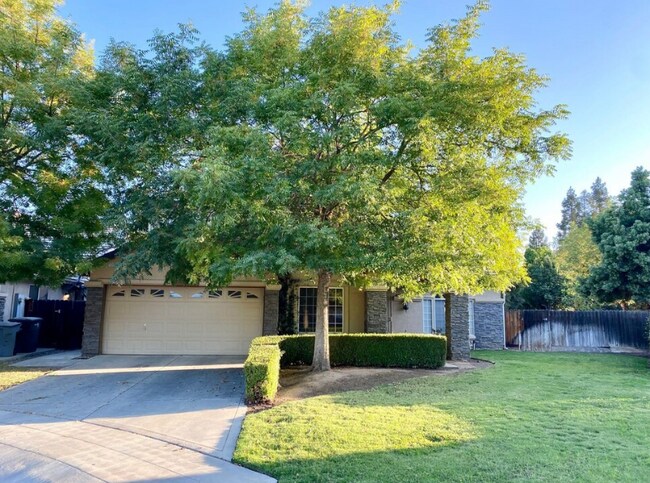 Building Photo - 9834 N Whitney Ave