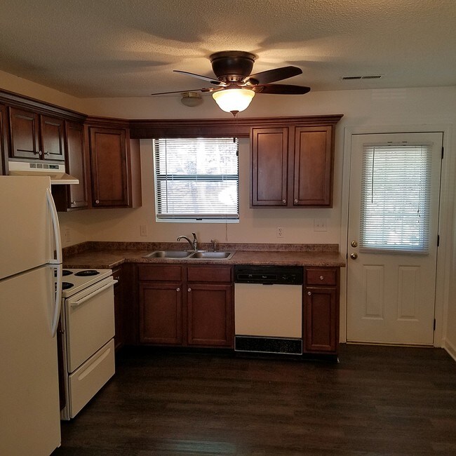 Foto del edificio - 793 Winding Hills Ln