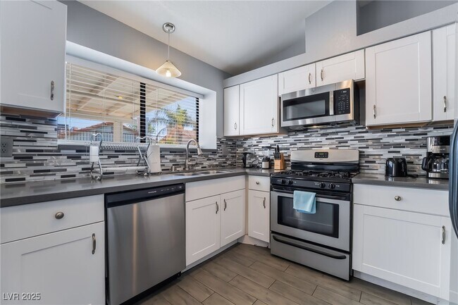 Foto del edificio - 7076 Gunslinger St