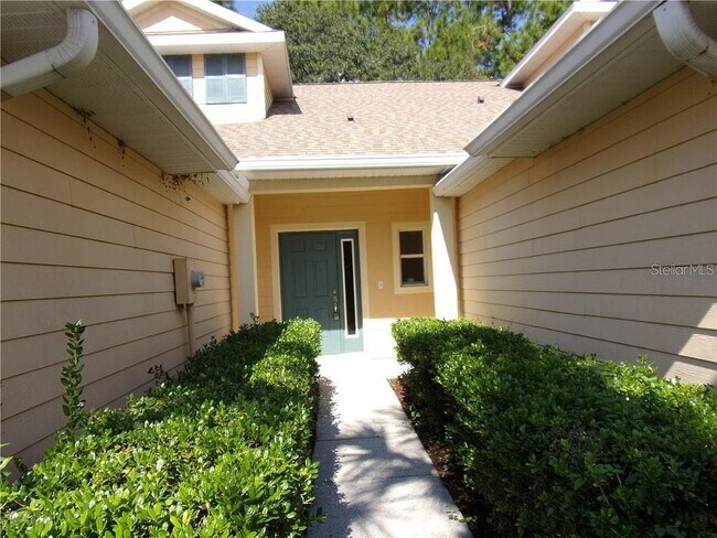 Townhome Entrance - 20426 Harvest Oak Ct