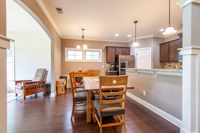 Building Photo - 2237 Redtail Ln