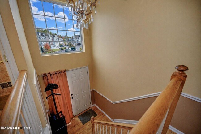 Foto del edificio - 319 Bernard Dr