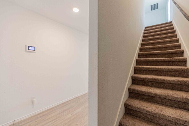 Building Photo - 2902 Millikan Dr