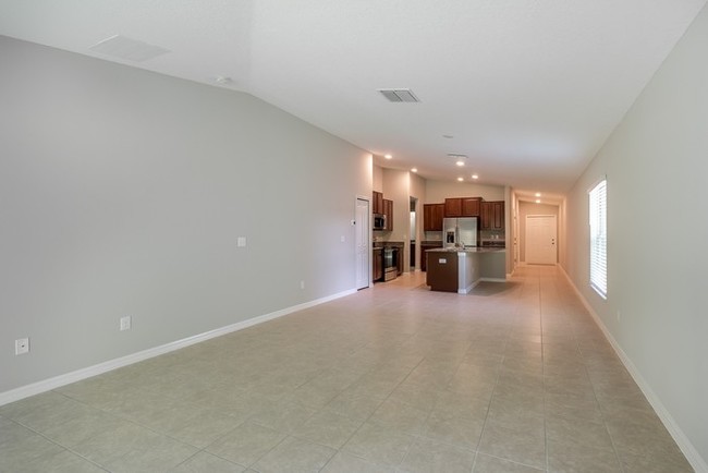 Building Photo - 10623 Gibsonton Dr
