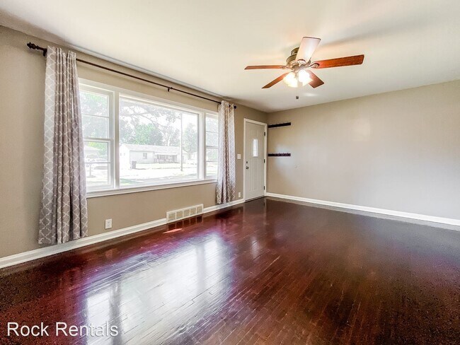 Foto del edificio - 3 br, 1 bath House - 1010 College Ln