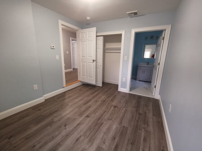 Building Photo - 346 Cherry St