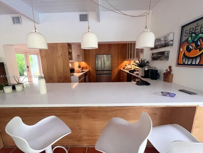 Foto del edificio - 240 Greenwood Dr