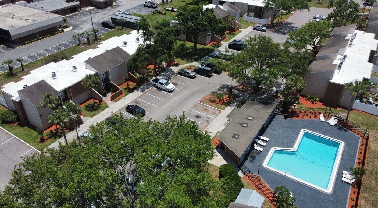 Building Photo - 260 W Van Fleet Dr