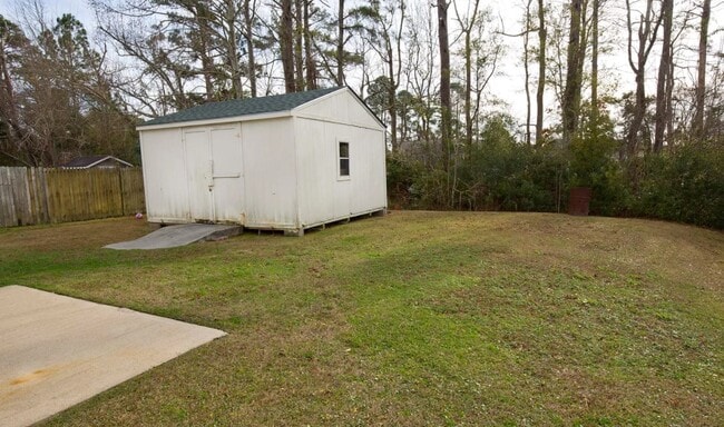 Building Photo - 2410 Bradford St