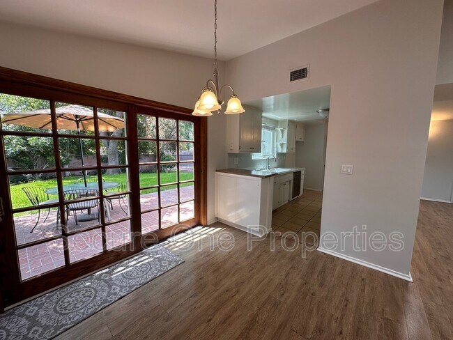 Building Photo - 15734 Rinaldi St