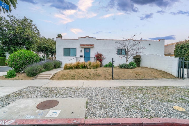 Photo - 2902 West Blvd Townhome