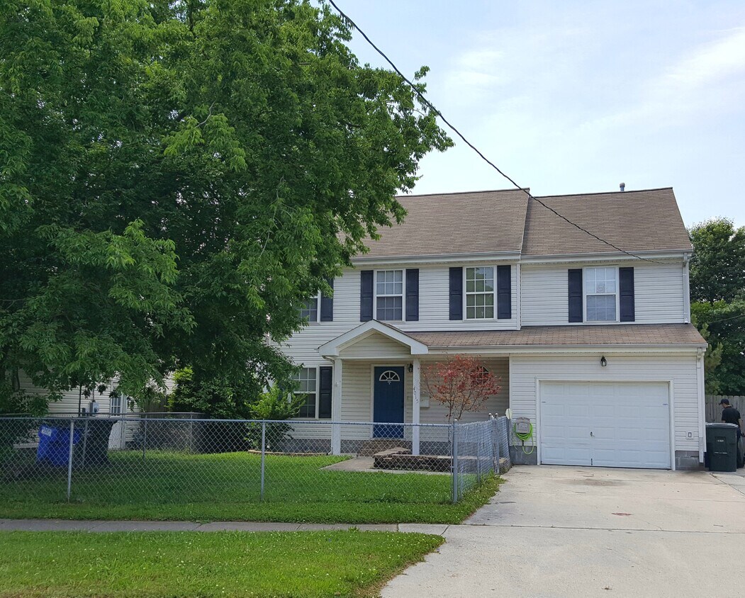 Primary Photo - 4015 Bowdens Ferry Rd