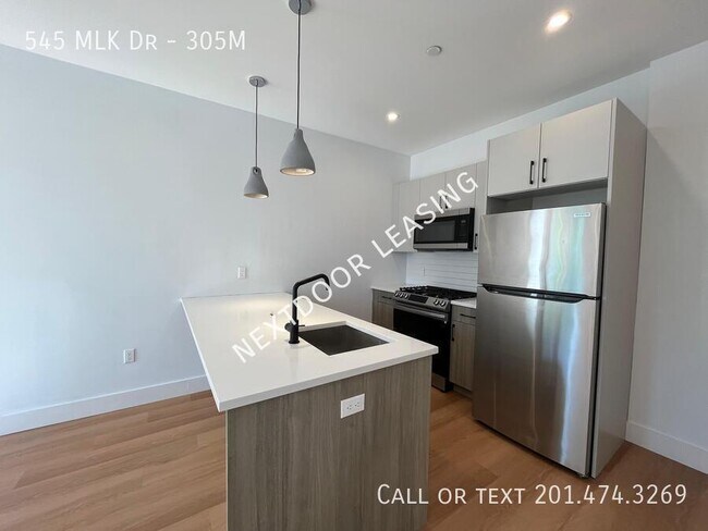 Foto del edificio - 545 MLK Dr-305M