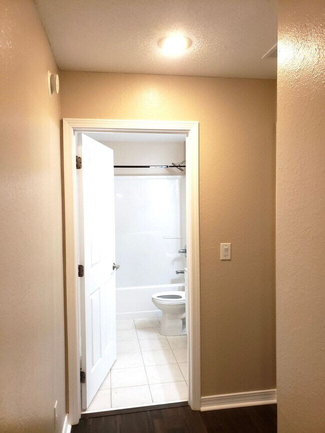 Foto del edificio - Beautiful home with Swimming Pool in the Hammocks. 4 bedroom 2 bath -Pool lawn service included!!!