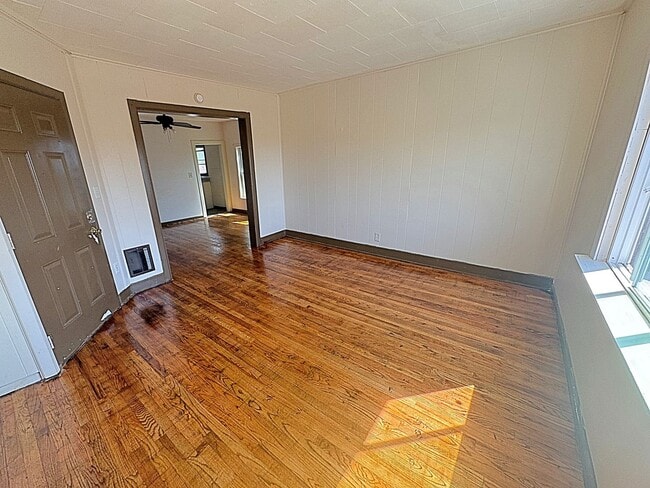 Building Photo - 630 Carbon St