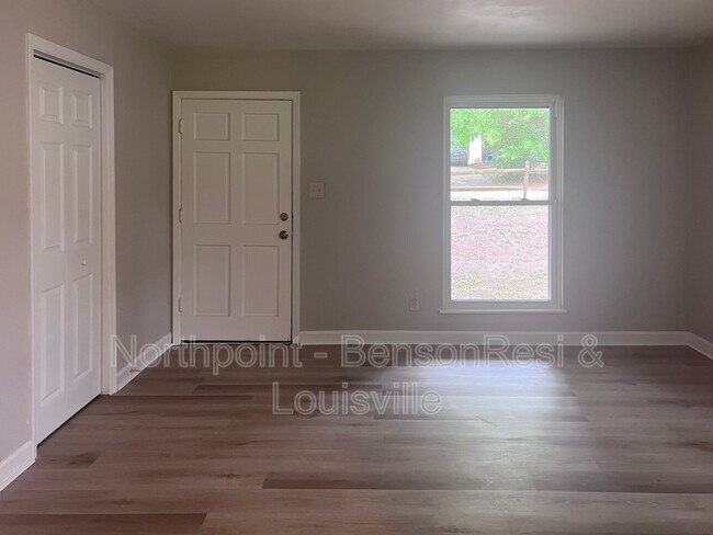 Building Photo - 307 Walton St