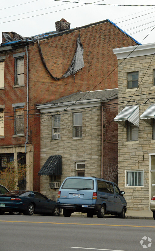 Building Photo - 809 E Market St