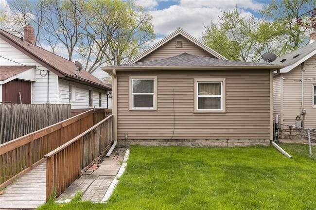 Building Photo - NE Side 3 Bedroom near Coe and I380