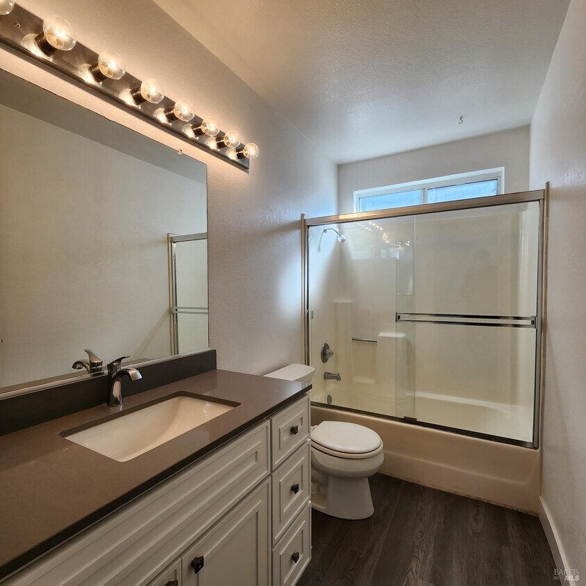 Primary Photo - 107 Cambridge Dr