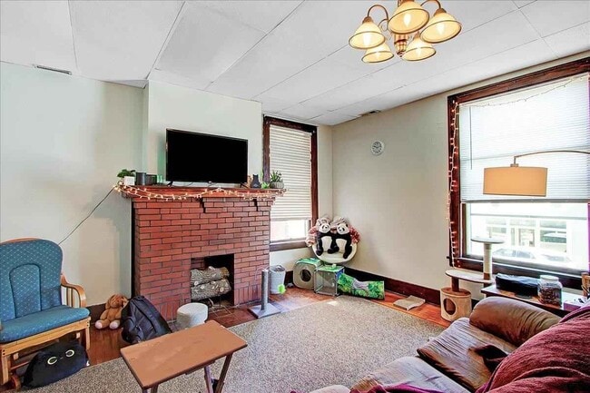 Living Room - 137 E Court St