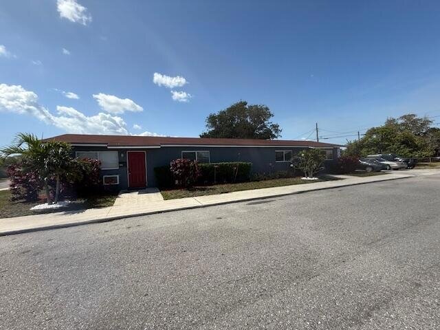 Primary Photo - 1501 S K St