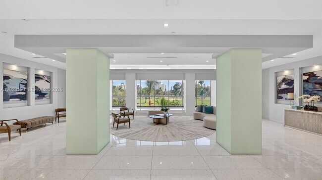 Foto del edificio - 20335 W Country Club Dr