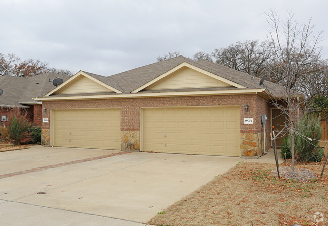 Building Photo - Woodland Estates in Mansfield