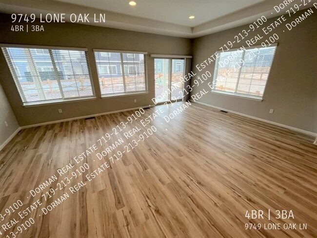 Foto del edificio - 9749 Lone Oak Ln